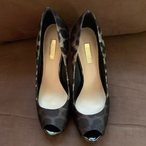 ~Guess Animal Print High Heels Peep Toe Platform Pumps Size 8~